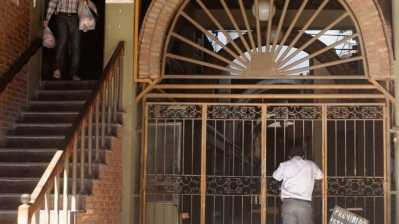 Fue a juicio acusado de abusar de su hija y lo absolvieron