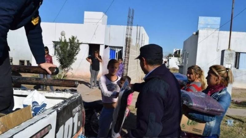 Policías con campaña solidaria