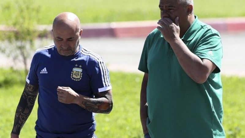 Sampaoli “arregló” por 2 “palos verdes” y se va