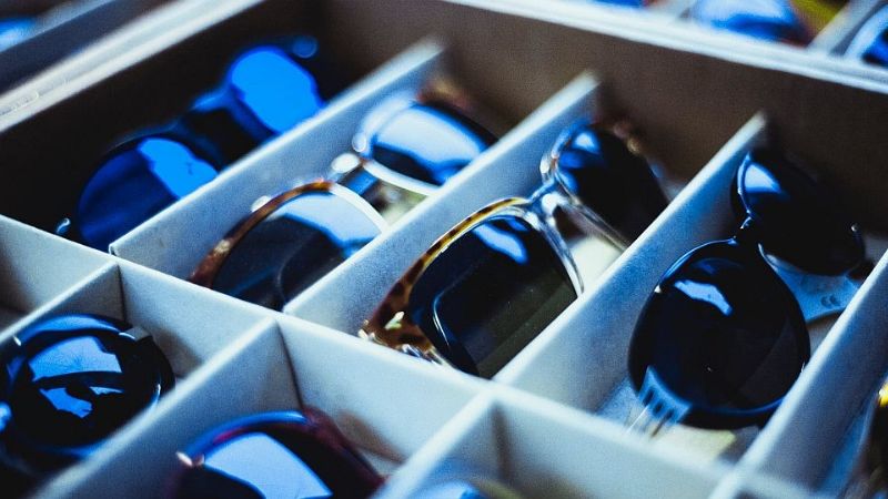 Buscan que anteojos de sol “truchos” sean regulados por ANMAT