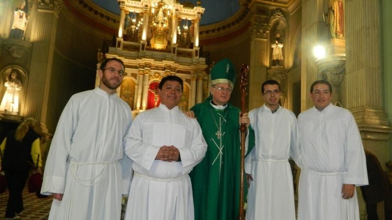 Seminaristas fueron instituidos ministros acólitos y lectores