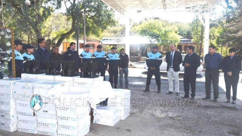 Entregan motocicletas a Seguridad Vial de la Policía de la Provincia