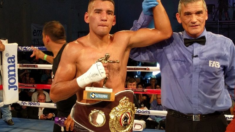 Verón expone el título latino welter OMB ante Aquino