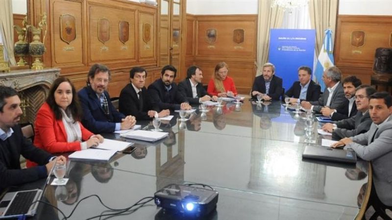 Presupuesto: Gobierno propone a provincias absorber el 66% del ajuste