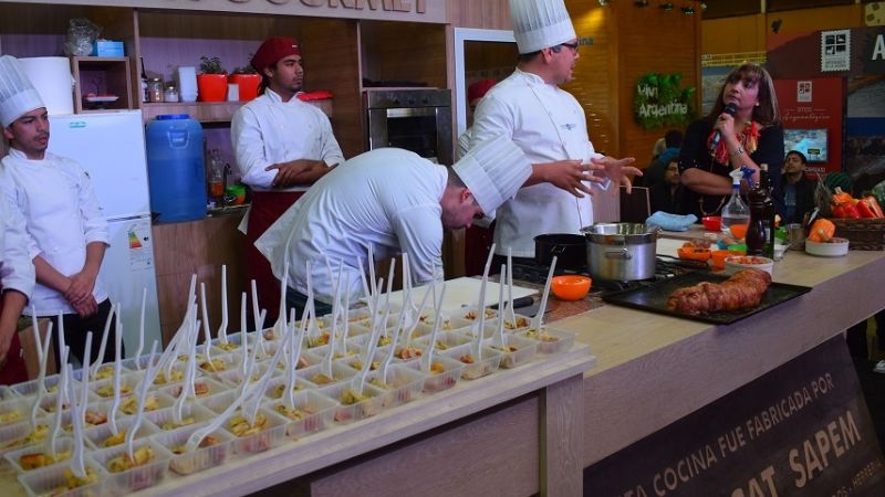 El “festejo” de UTHGRA en la “cocina del Poncho”