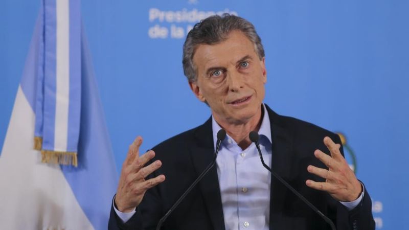 Un Macri evasivo, debió admitir “una tormenta”