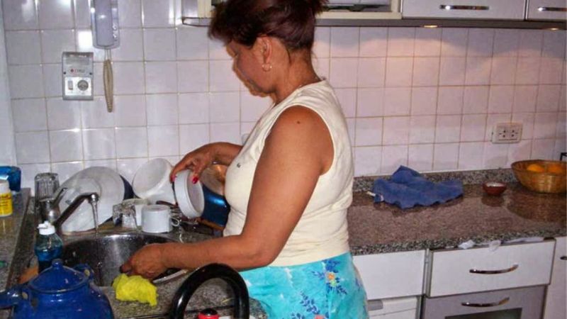 Las trabajadoras domésticas esperan un aumento del 25%