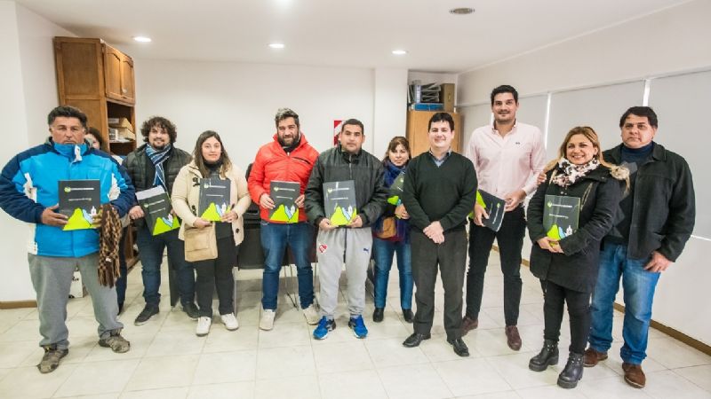 La Caja avanza con el pago de obra de gas y entregó 6 créditos para viviendas