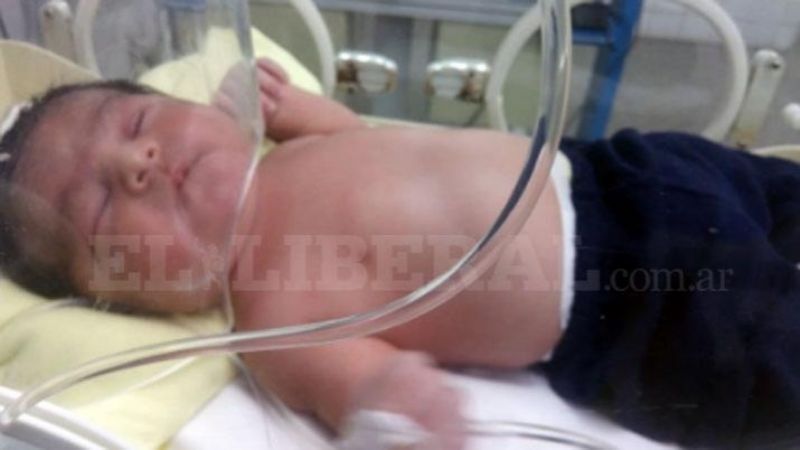 Nació un “Súper bebé” de 5,100 kg en La Banda