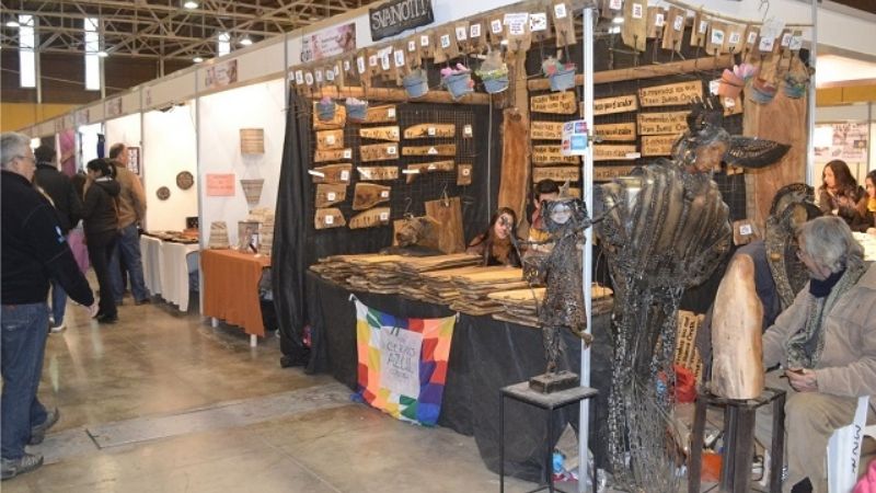 Se extiende el horario de atención en la feria del Poncho