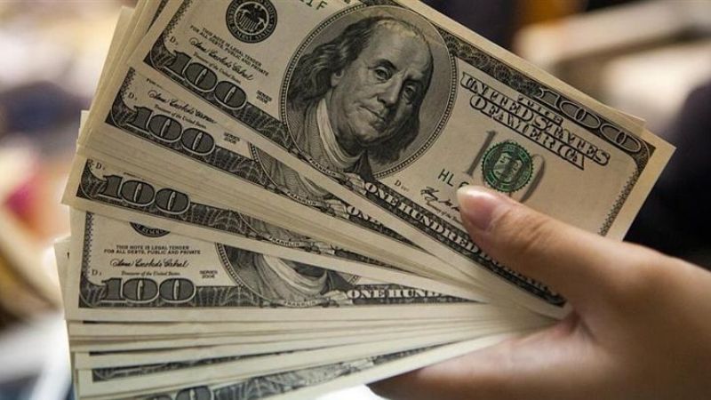 En el inicio del mes, el dólar cae 14 centavos a $ 29,52