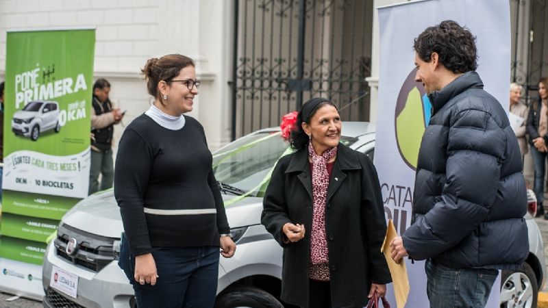 "Cumplí y Poné Primera" entregó su segundo auto 0 Km.