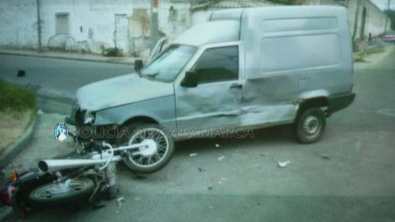 Joven motociclista herido tras un choque