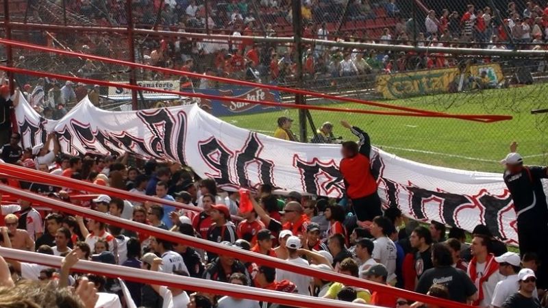 Público de River agotó las populares ante Central Norte