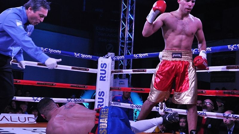 Verón pulverizó a Aquino en el 5to. y retuvo