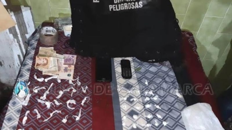 Lo detienen con 68 dosis de "alita de mosca"