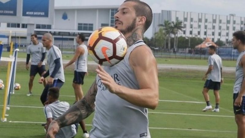 Benedetto abandonó la pretemporada de Boca