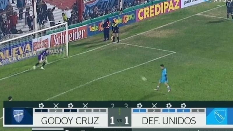 “A lo Abreu”, Defensores de Zárate eliminó a Godoy