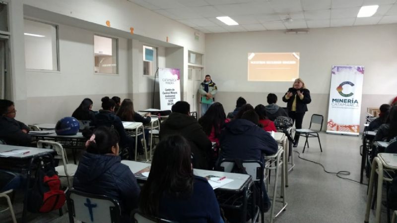 Minería en las escuelas