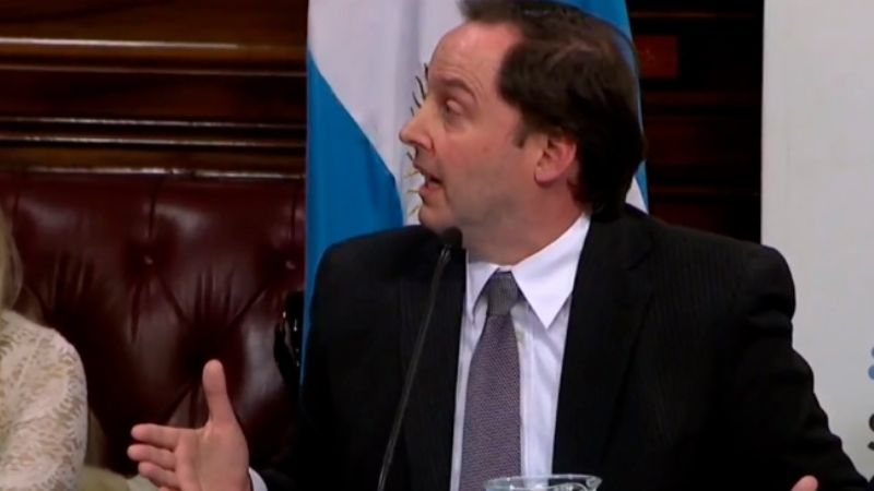 Mera criticó a Rubinstein en su exposición sobre el aborto