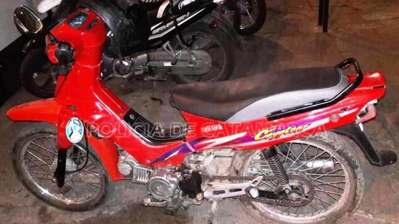 Quedó arrestado por no dar sus datos y no tener papeles de la moto