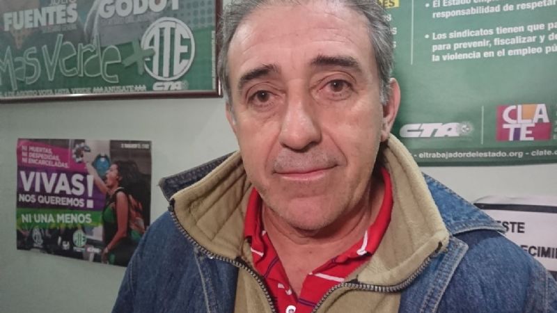 Reclaman demoras en el pago de becas en Salud