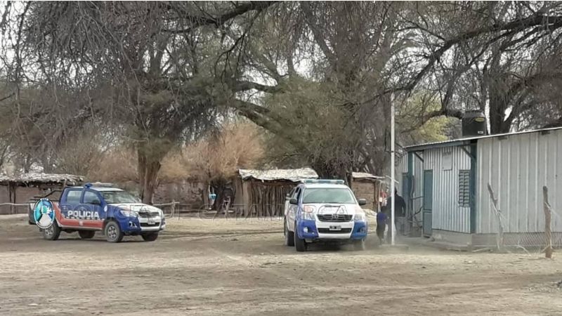 Campaña solidaria: Policías entregaron ropa de abrigo