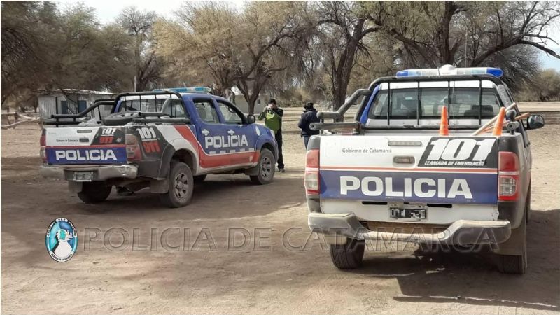 Campaña solidaria: Policías entregaron ropa de abrigo