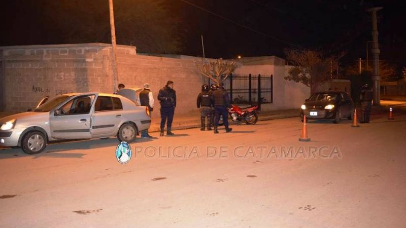 Secuestran dos motos y arrestan a tres jóvenes en un operativo