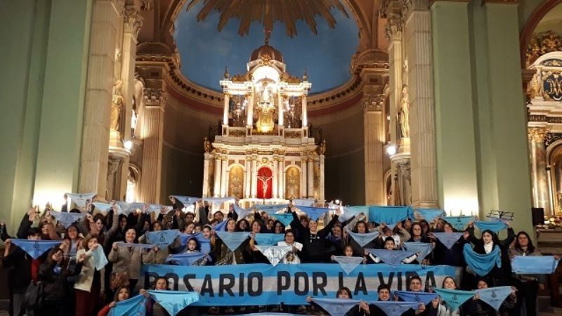 Rosario por el niño por nacer y su madre en la Catedral