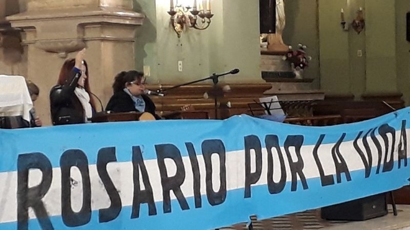 Rosario por el niño por nacer y su madre en la Catedral