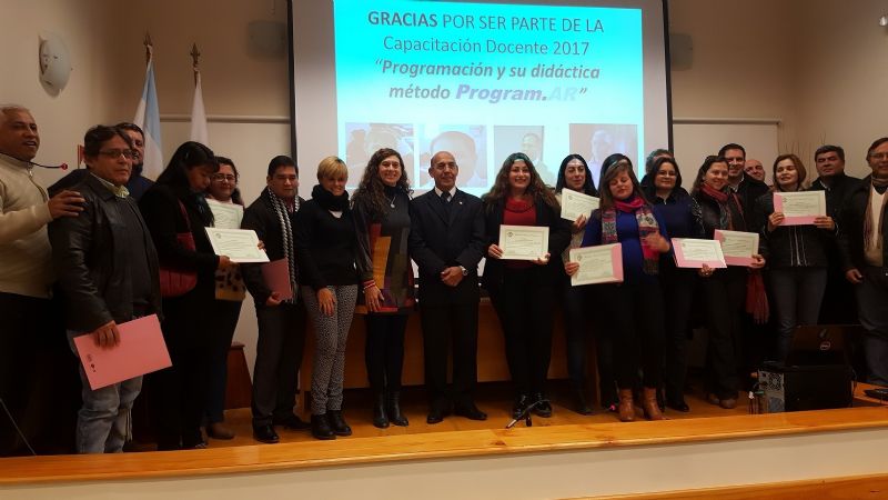 Entregan certificados a docentes capacitados en programación