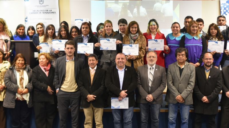Empleados del Senado recibieron sus certificados de capacitación