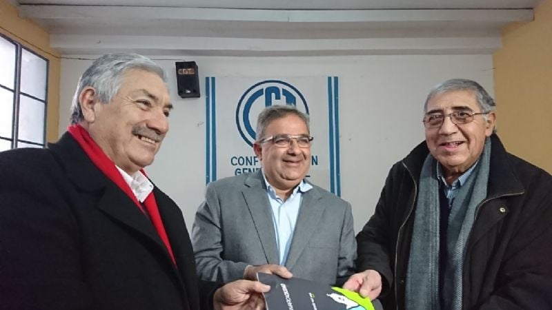 La CGT recibió el instrumento de los terrenos donados por el municipio