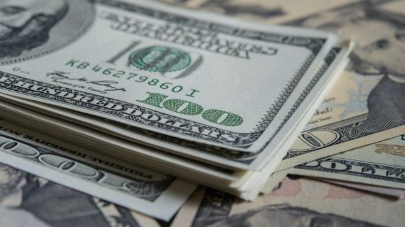 Tercera caída consecutiva del dólar: bajó 8 centavos y está $ 28,59