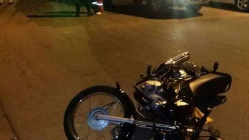 Joven perdió el control y derrapó con una moto