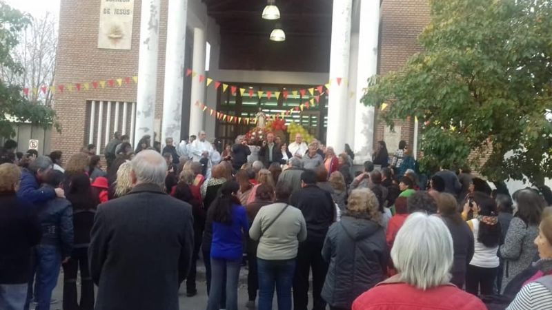 Fieles de la zona sur participaron del mes dedicado al Corazón de Jesús