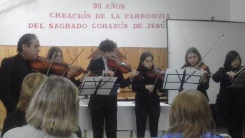 Presentaron la revista Aniversario de la parroquia del Sagrado Corazón de Jesús