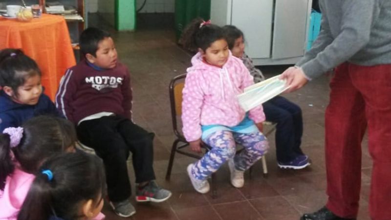Actividades en las escuelas por el “Mes del Libro”