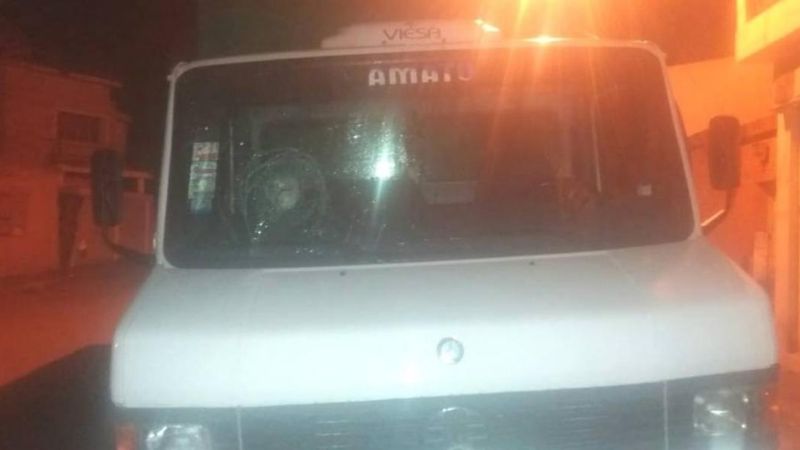 Publicó lista de "morosos", entre ellos el intendente, y le rompieron el camión