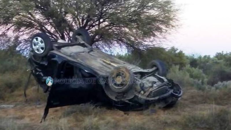 Una adolescente y dos jóvenes heridos en un vuelco en Capayán