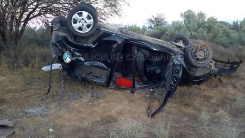 Una adolescente y dos jóvenes heridos en un vuelco en Capayán