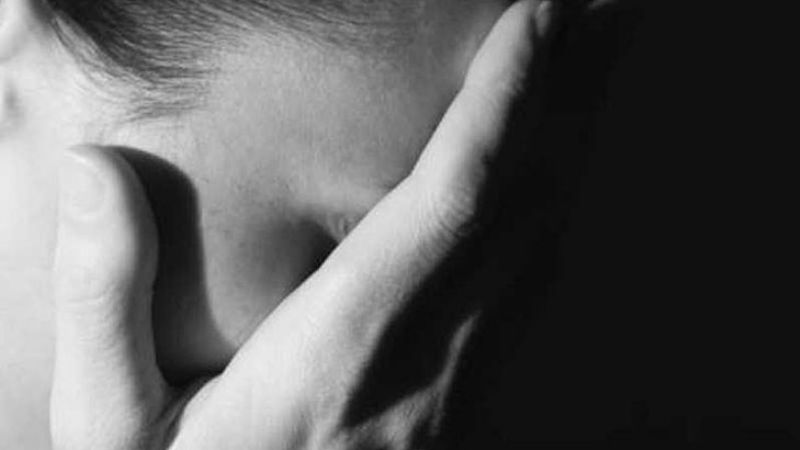 Aprehenden a un joven por golpear a su prima