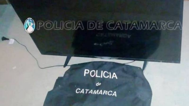 Una mujer encontró en el fondo de su casa un televisor