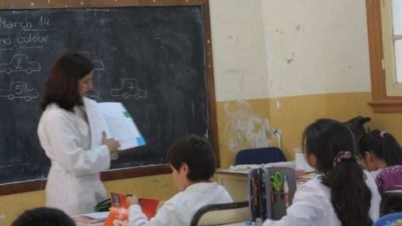 Docentes no cobraron en todo el año y sacan de donde no tienen para dar clases