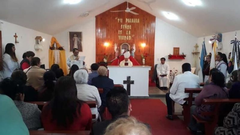 Fue consagrado el altar y dedicado el templo del barrio Huaco, en Belén