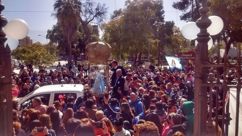 La Virgen del Valle moviliza a cientos de personas en su visita a La Rioja