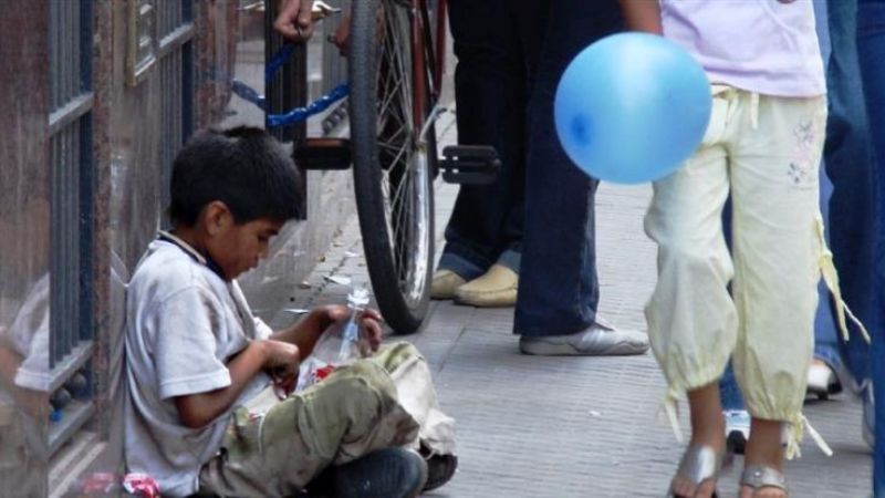 La UCA alertó que la pobreza aumenta y "afecta principalmente a los niños"