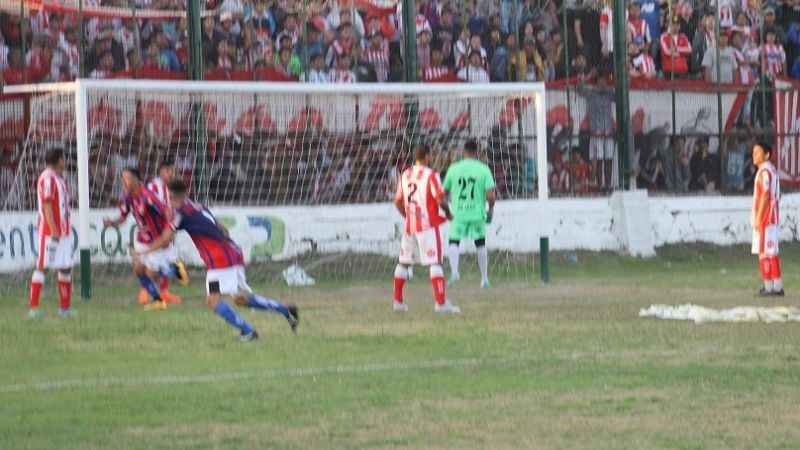 Superclásico “Santo” y goleada de “Tesho” a Vélez