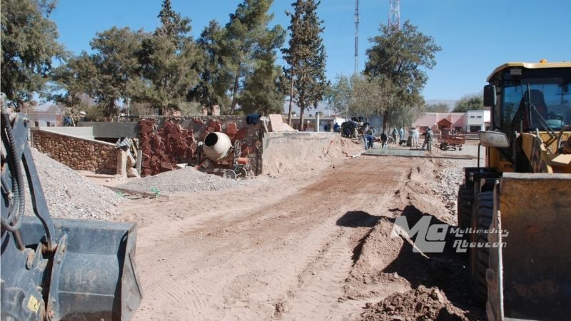 Remodelan la plaza principal de Fiambalá